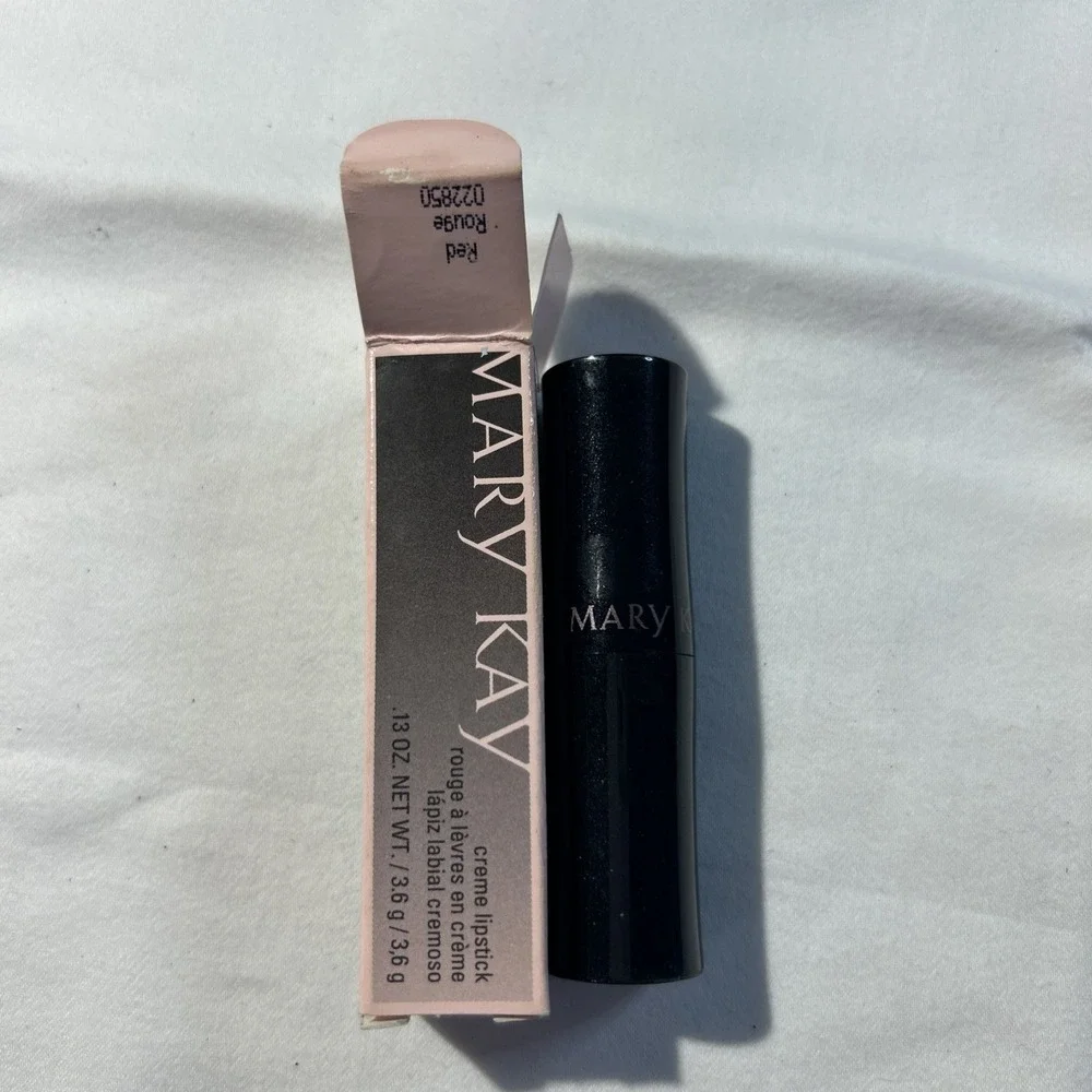 Mary Kay Crème Lipstick Red /Rouge #022850 Discontinued